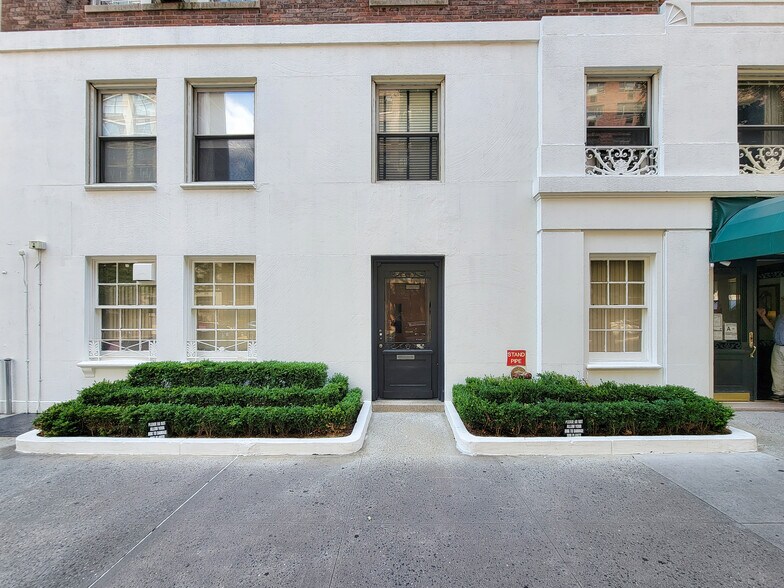 More Photos Of 340 E 72nd St, New York Apartments For Sale