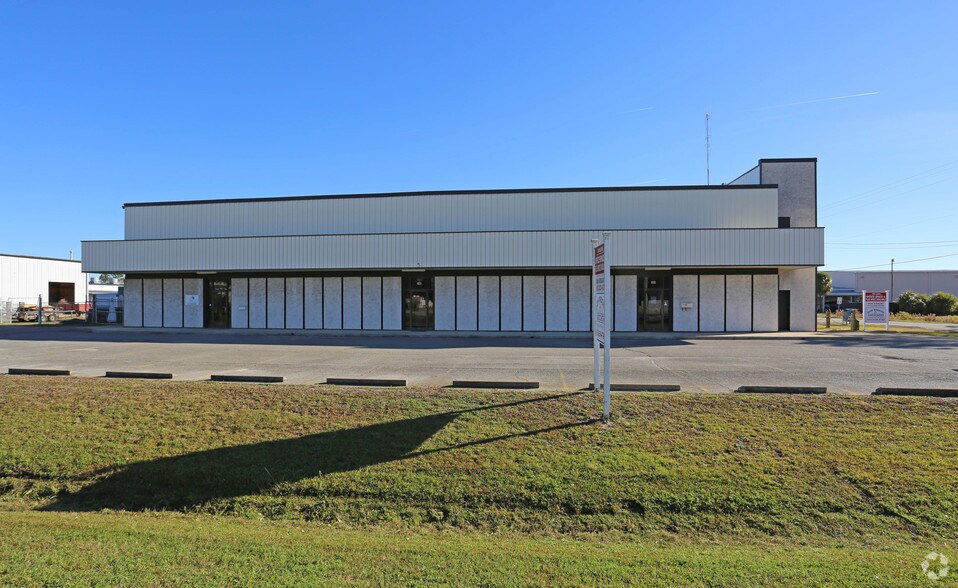 More Photos Of 5450-5470 Habersham St, Brunswick Manufacturing For Lease