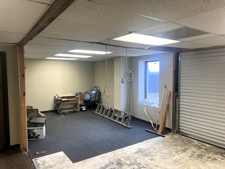 More Photos Of 12450 Highway 3, Webster Light Distribution For Lease