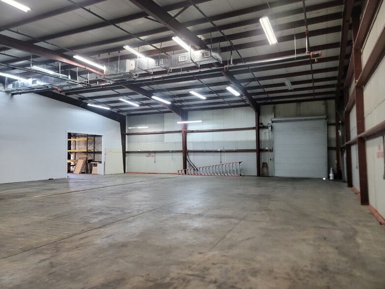 More Photos Of 2020 Ortiz Ave, Fort Myers Warehouse For Sale