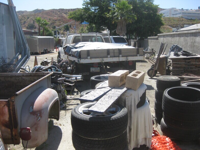 More Photos Of 17035 Sierra Hwy, Canyon Country Land For Sale
