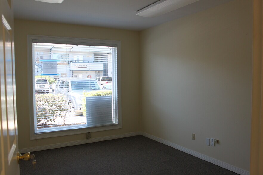 More Photos Of 4400 Bayou Blvd, Pensacola Medical For Sale