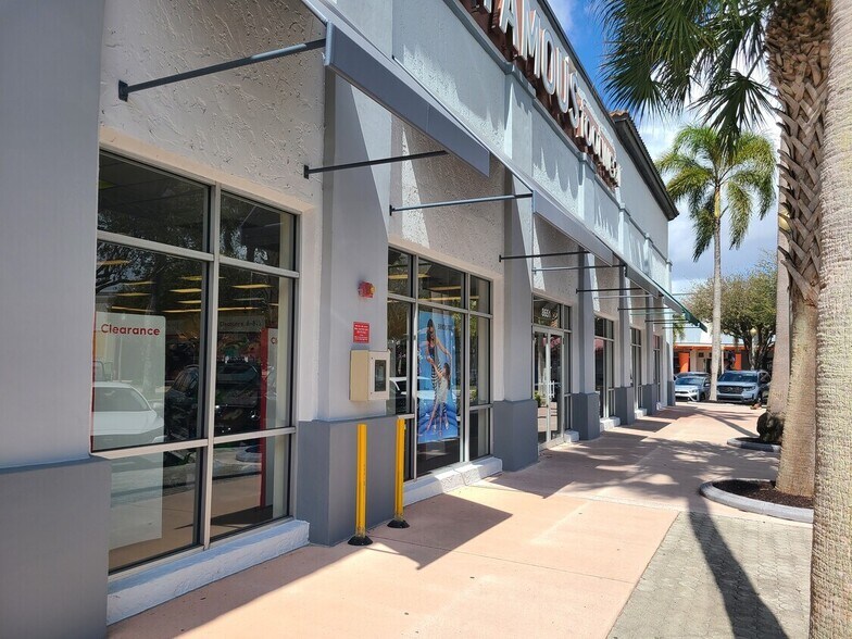 More Photos Of 8651-8665 SW 124th Ave, Miami Restaurant For Lease