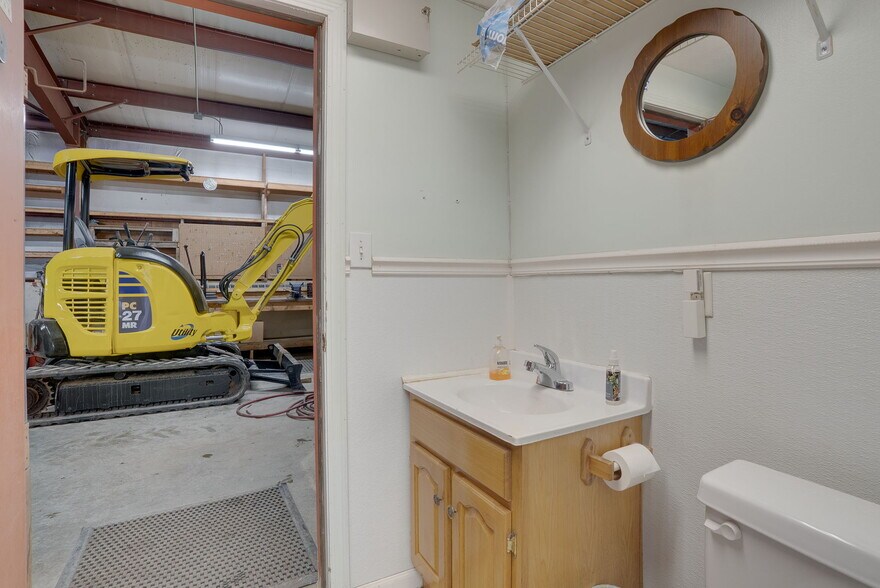 More Photos Of 265 Lincoln Ave, Winchendon Industrial For Sale