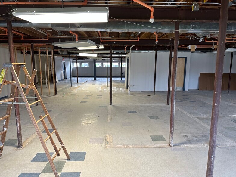 More Photos Of 325 E Centre Rd, Portage Office For Lease