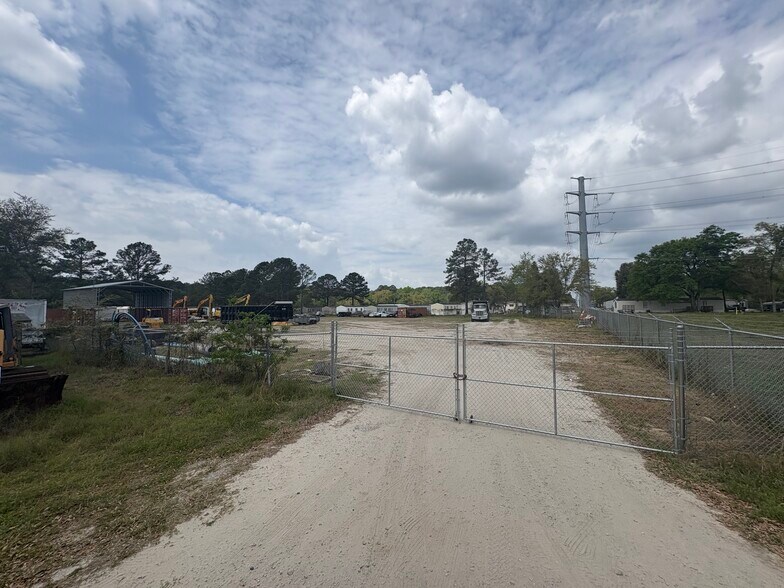 More Photos Of 40 Shanklin Rd, Beaufort Warehouse For Sale