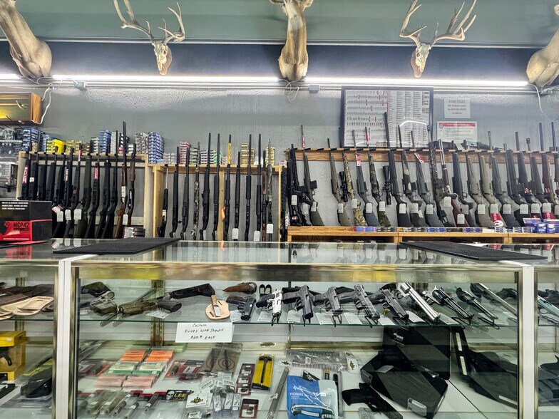 More Photos Of 103 Main st, Bronte General Retail For Sale