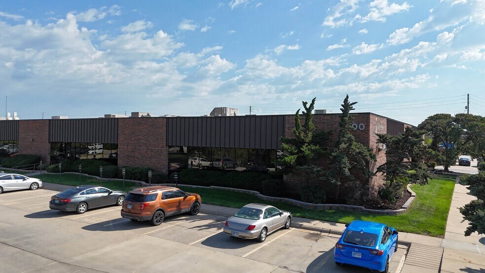 Primary Photo Of 3450 N Rock Rd, Wichita Flex For Lease