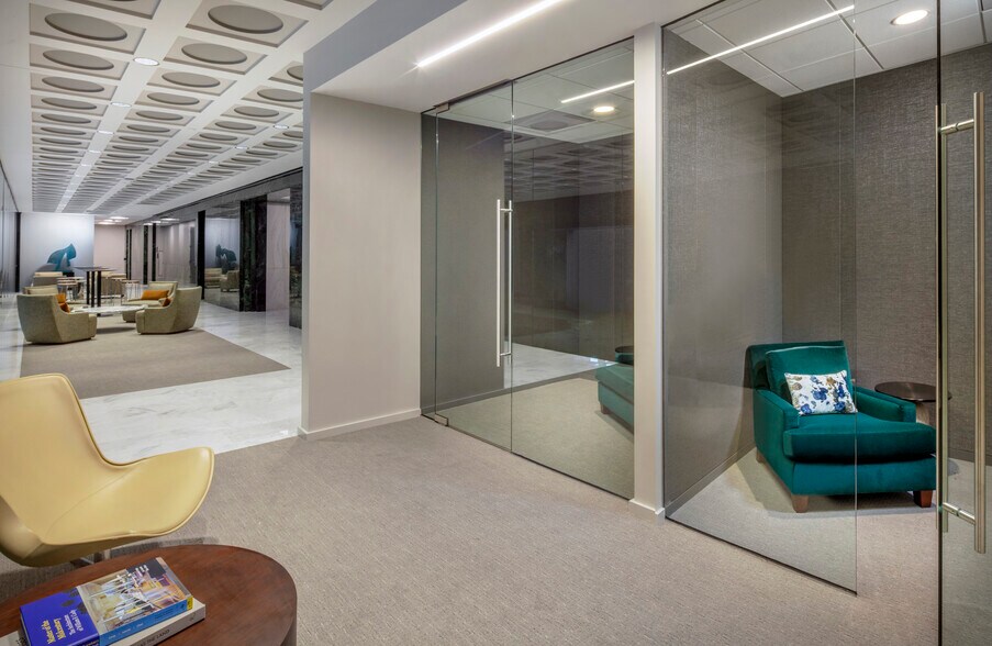 More Photos Of 1000 Louisiana St, Houston Office For Lease