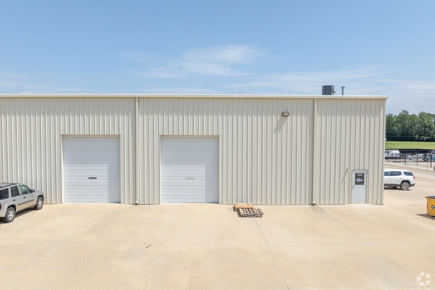 More Photos Of 48 County Road 265, Alabaster Unknown For Lease