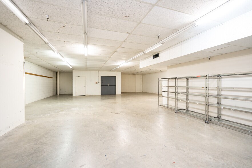 More Photos Of 3540 McCann Rd, Longview Storefront For Sale