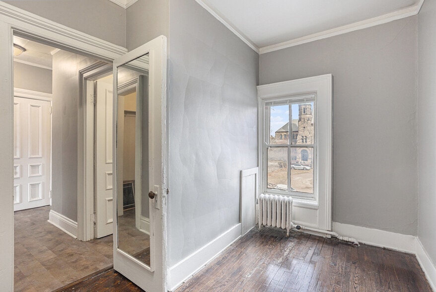 More Photos Of 701 Center Ave, Bay City Apartments For Sale