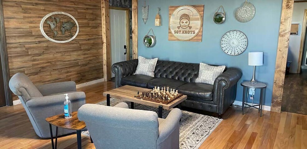 More Photos Of 619 N Church St, Mooresville Industrial For Lease