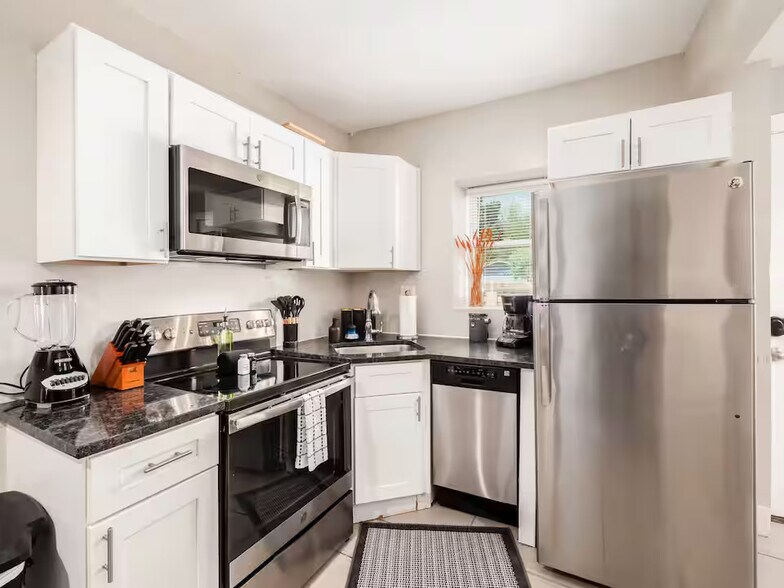 More Photos Of 370-372 Forest St, Columbus Apartments For Sale