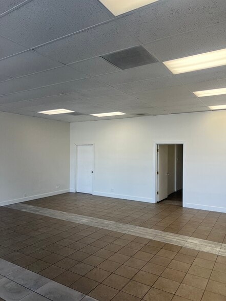 More Photos Of 2200 S Monaco Pky, Denver Unknown For Lease