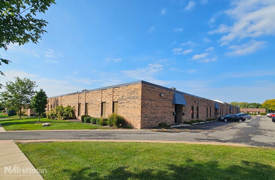 Primary Photo Of 33-47 Chestnut Ave, Westmont Warehouse For Lease