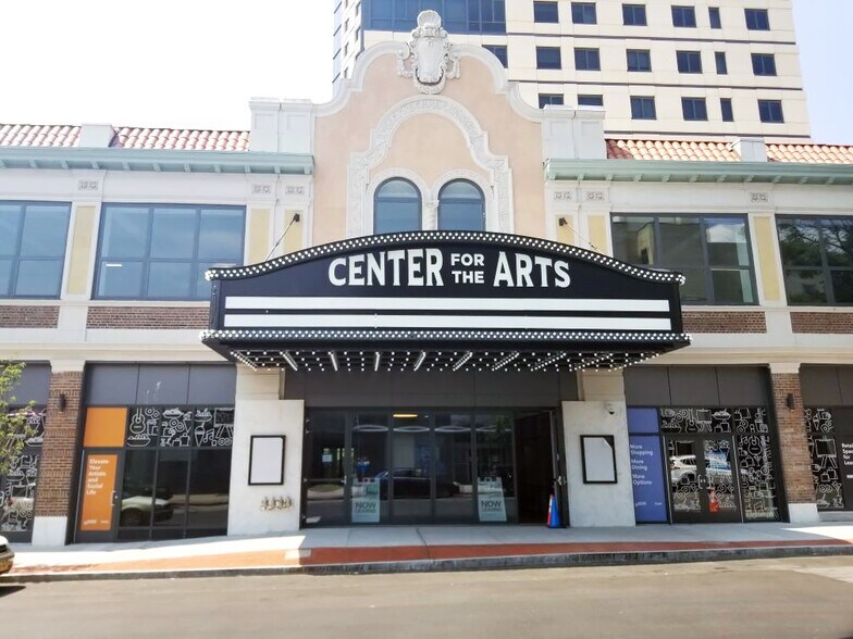 More Photos Of 587 Main St, New Rochelle Storefront For Lease