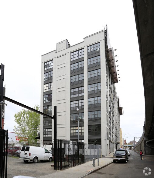 More Photos Of 2417 3rd Ave, Bronx Office For Lease