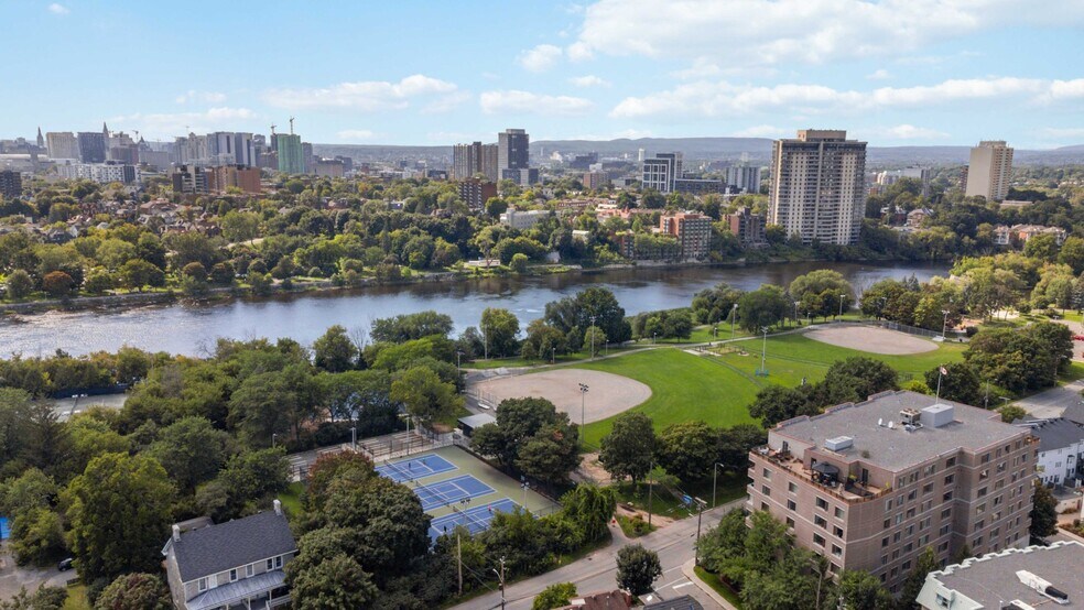 More Photos Of 14 Stevens Av, Ottawa Apartments For Sale