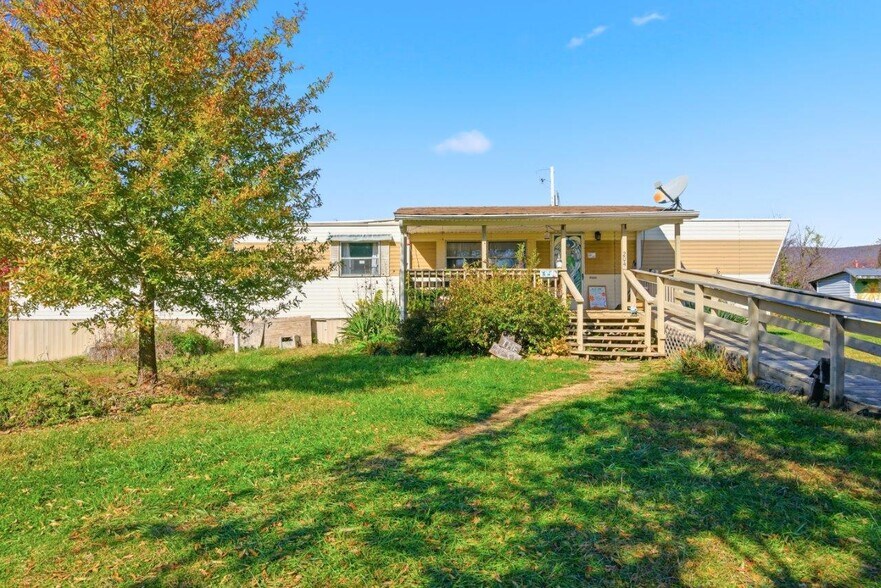 More Photos Of 204 Douglas Ln, Pearisburg Hospitality For Sale