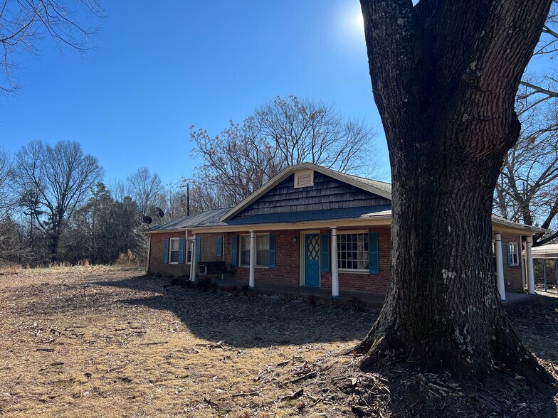 More Photos Of 2208 Morehead Rd, Charlotte Office For Lease