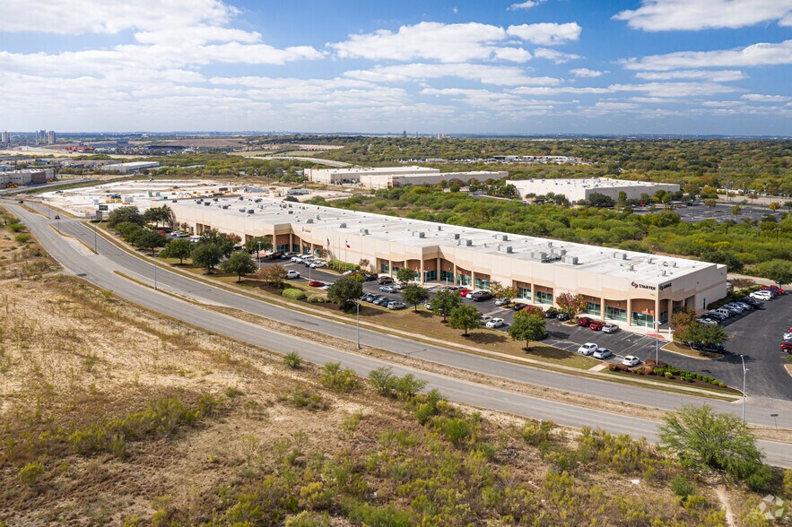 More Photos Of 11603 Crosswinds Way, San Antonio Flex For Lease