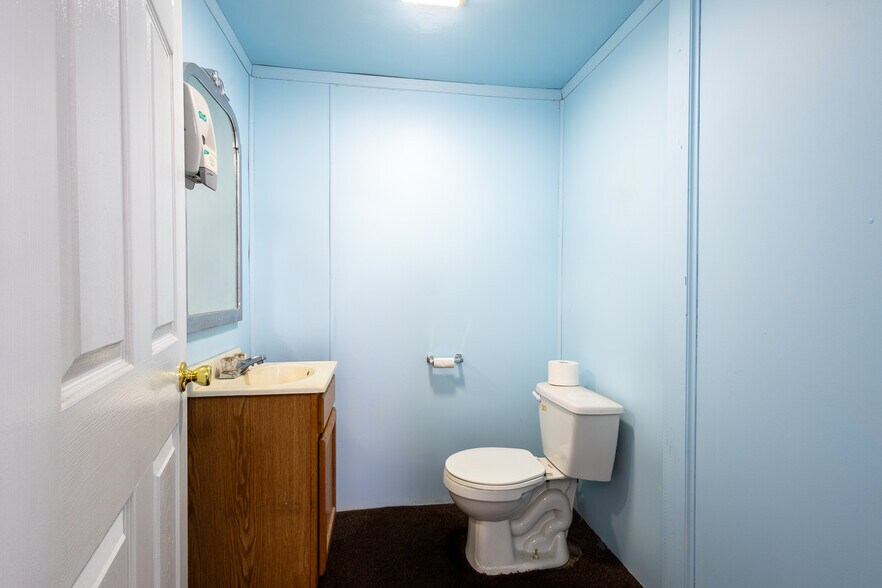 More Photos Of 2313 13th, Columbus General Retail For Sale