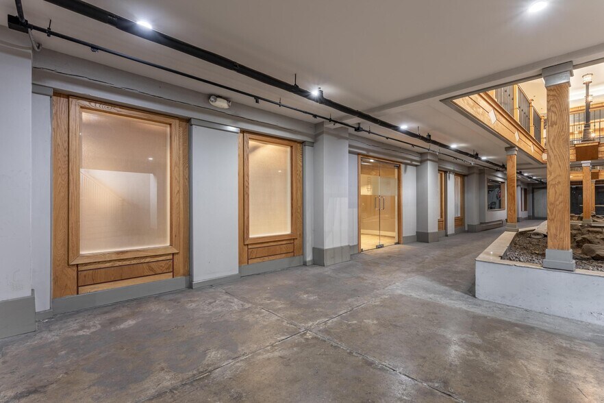 More Photos Of 1463 Market St, Chattanooga Storefront Retail Office For Sale