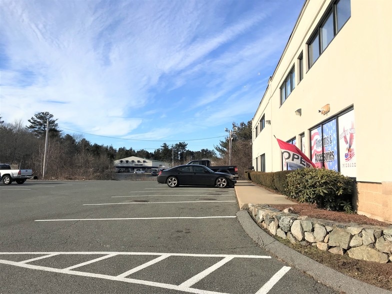 More Photos Of 251 S Main St, Middleton Storefront For Lease