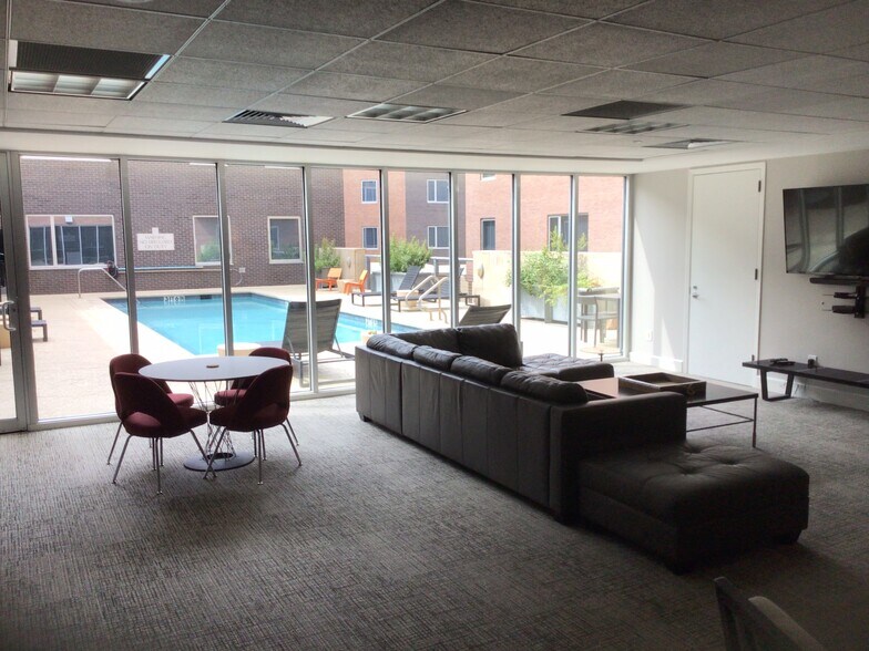 More Photos Of 901 W 9th St, Austin Office For Lease