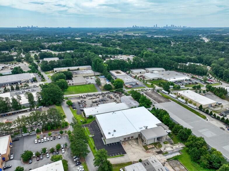 More Photos Of 1850 S Cobb Industrial Blvd, Smyrna Warehouse For Lease