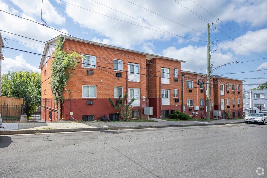 More Photos Of 5035, 5047-5049 D St SE, Washington Multifamily For Sale