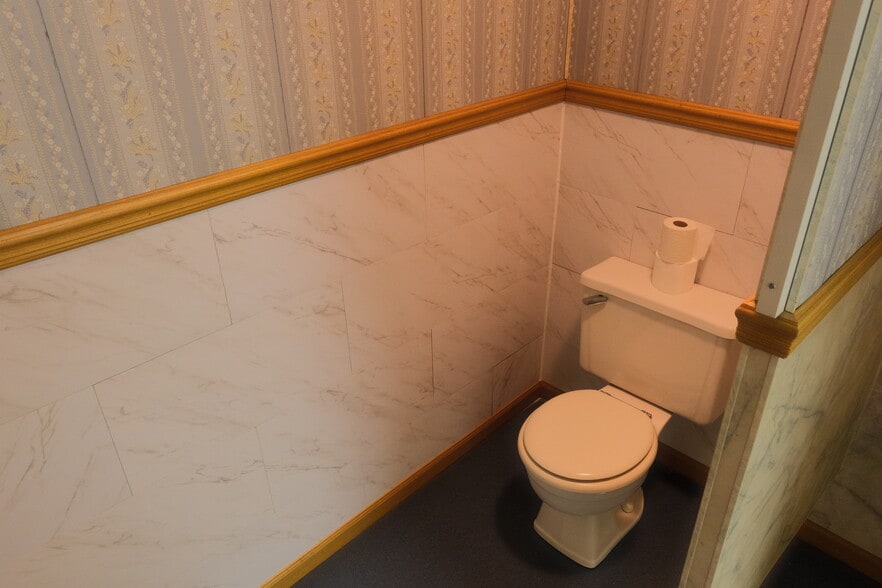 More Photos Of 1052 Centre Tpke, Orwigsburg Flex For Sale