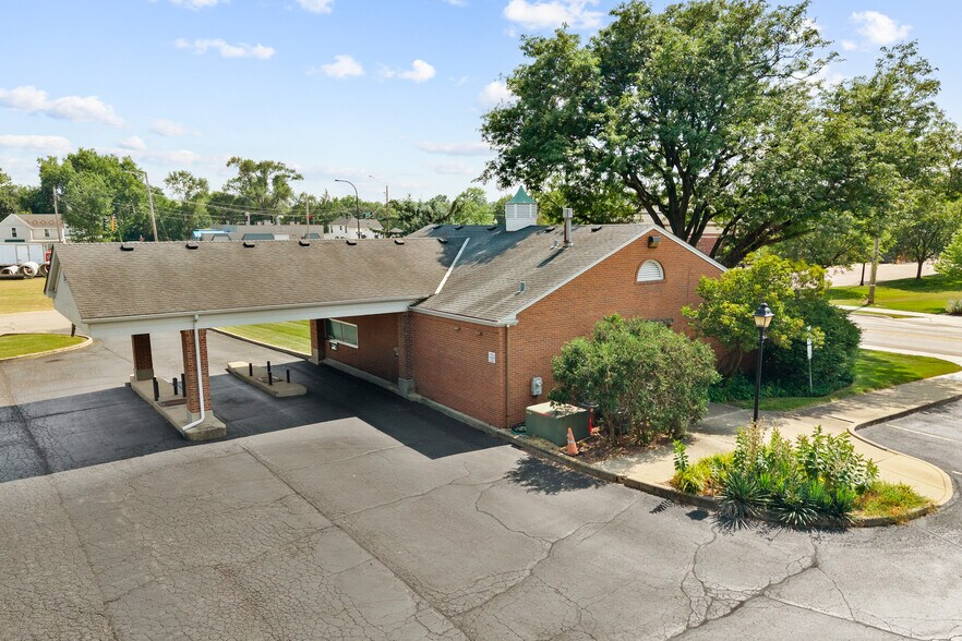 More Photos Of 111 East Side Dr, Geneva Office For Sale