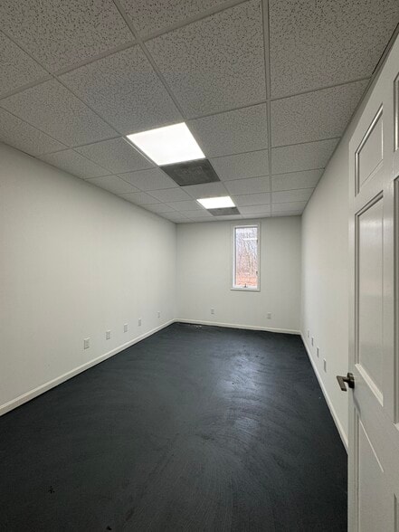 More Photos Of 1586 Paw Paw Ave, Benton Harbor Warehouse For Sale
