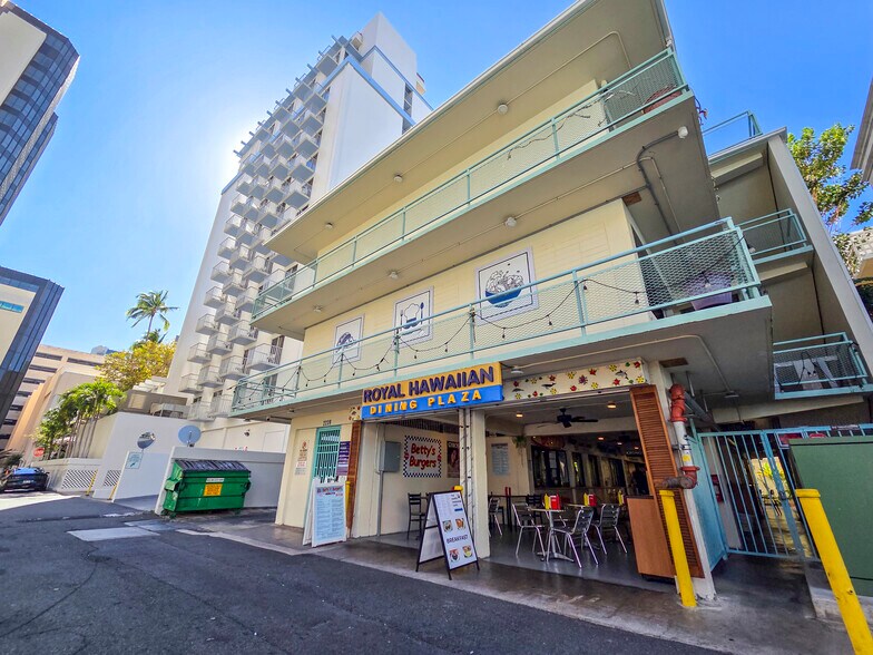 More Photos Of 2239 Waikolu Way, Honolulu Apartments For Lease