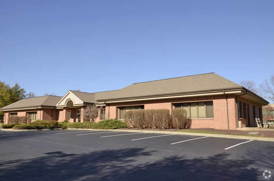 More Photos Of 59 General Warren Blvd, Malvern Medical For Lease