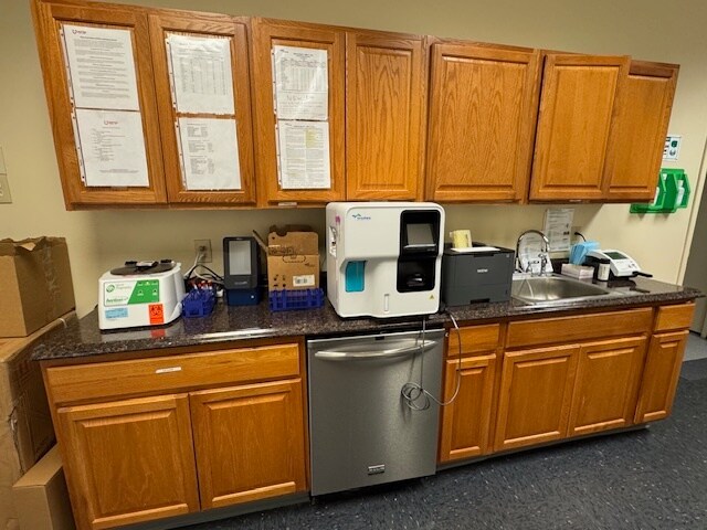 More Photos Of 52 E Rt-59, Nanuet Freestanding For Lease