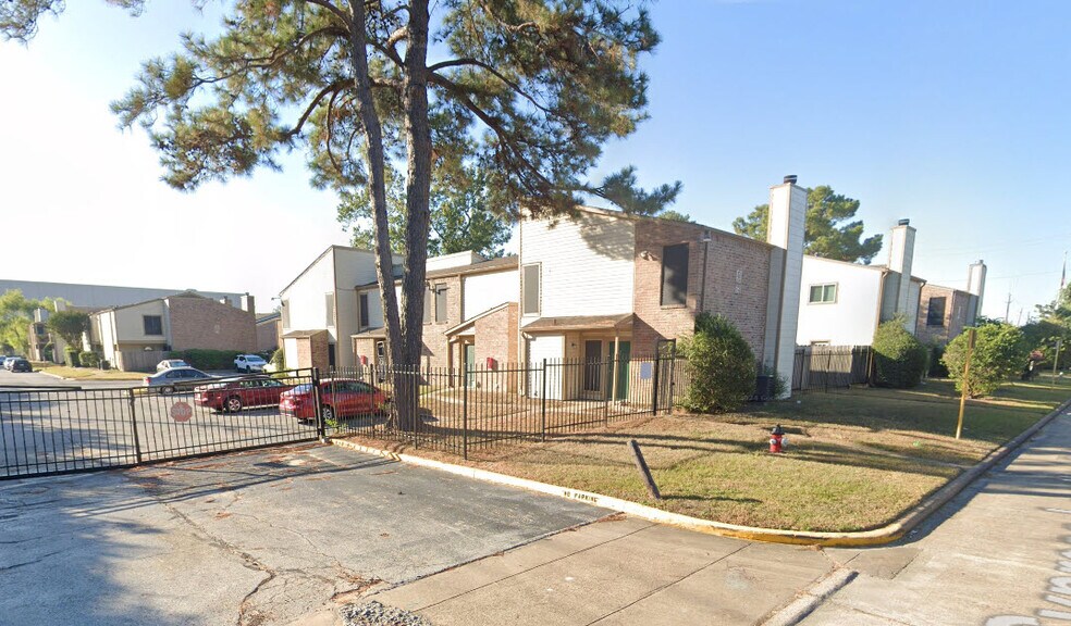 More Photos Of 2200 Cypress Landing Dr, Houston Apartments For Sale