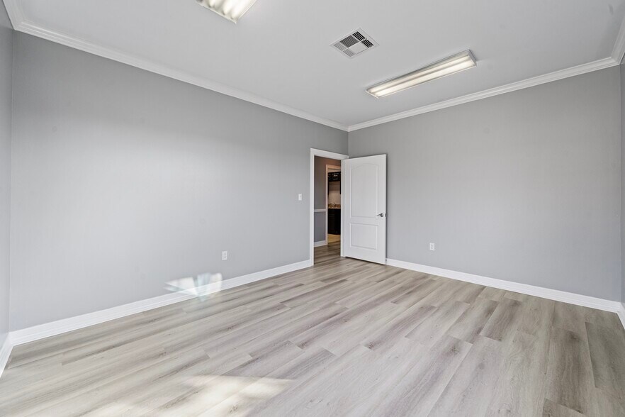 More Photos Of 4502 Riverstone Blvd, Missouri City Medical For Lease