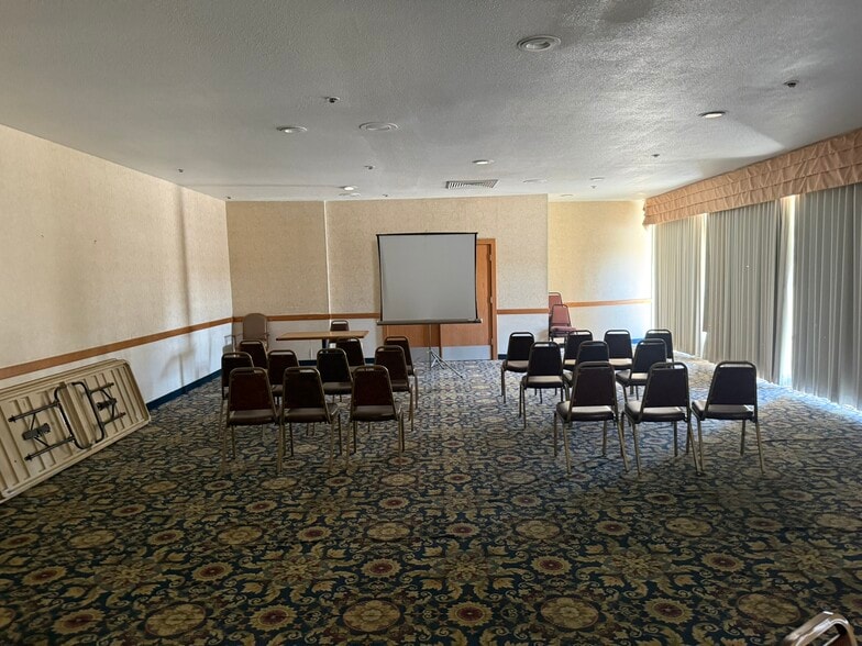 More Photos Of 4219 E Waterloo Rd, Stockton Hotel For Sale