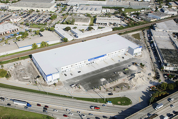 Primary Photo Of 501 NE 181st St, North Miami Beach Distribution For Lease