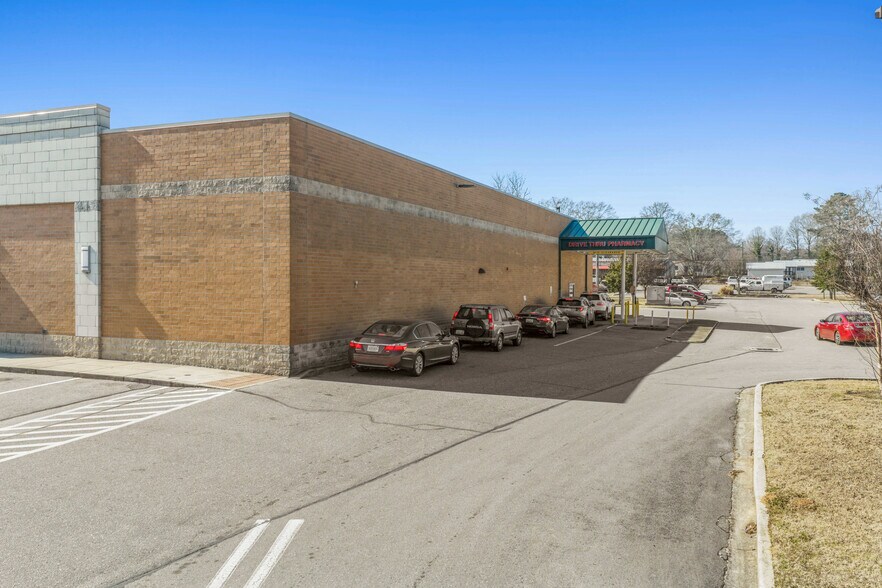 More Photos Of 201 Highway 31 NW, Hartselle Drugstore For Sale