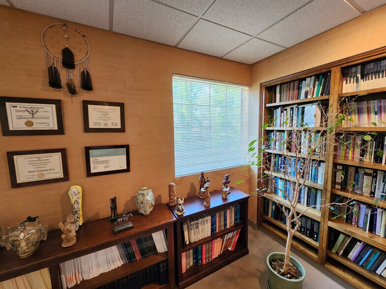 More Photos Of 1240 S Westlake Blvd, Westlake Village Medical For Sale