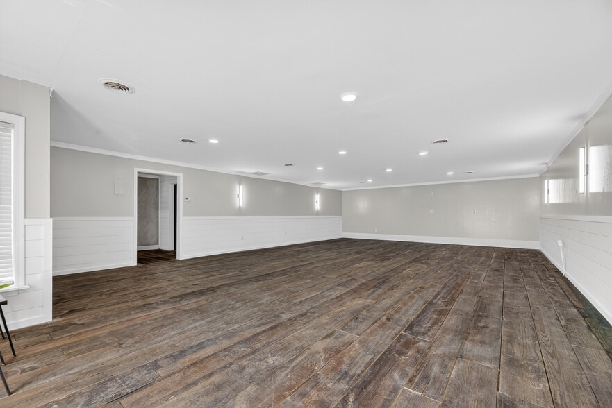 More Photos Of 15391 US Highway 431 S, Glencoe General Retail For Sale