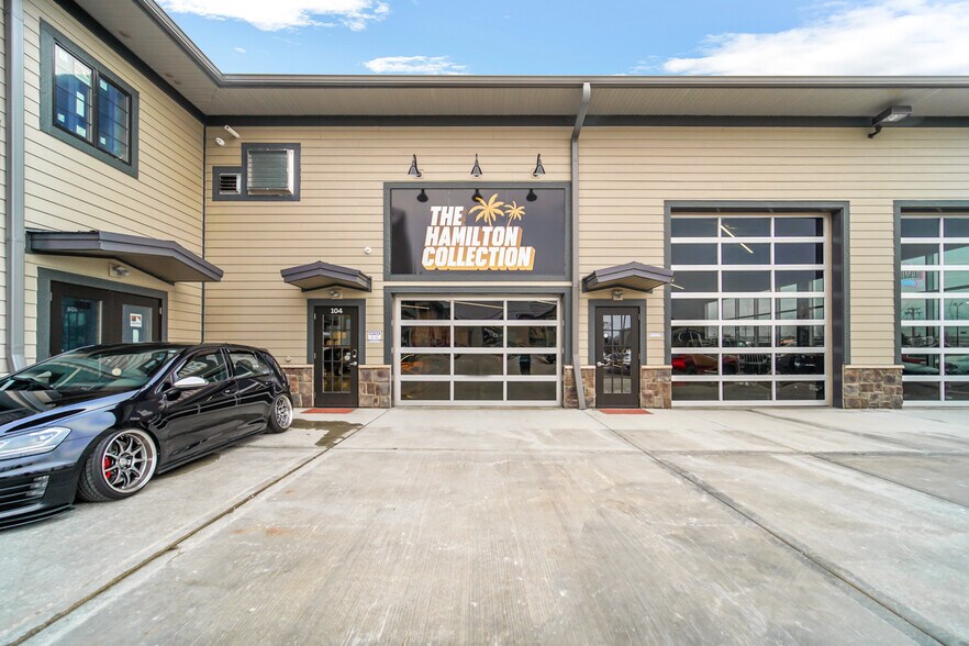 More Photos Of 2108-2260 Ferry Rd, Naperville Showroom For Sale