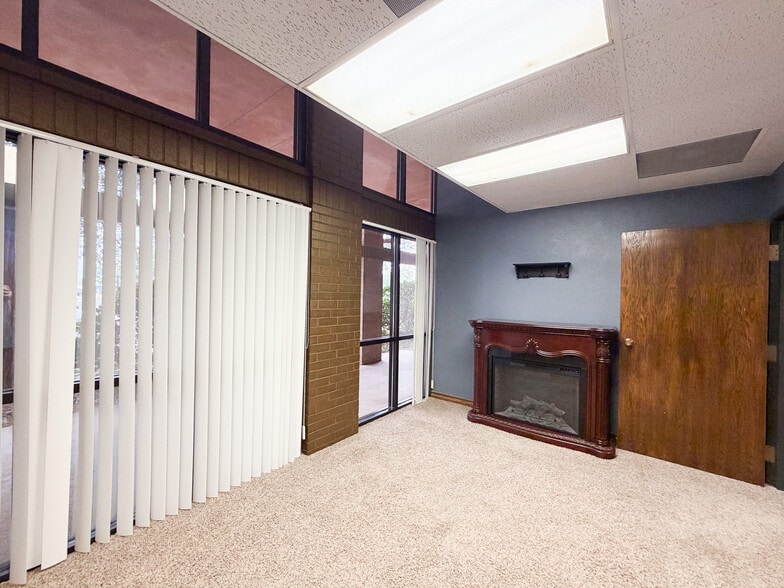 More Photos Of 3711 20th St, Lubbock Office For Sale