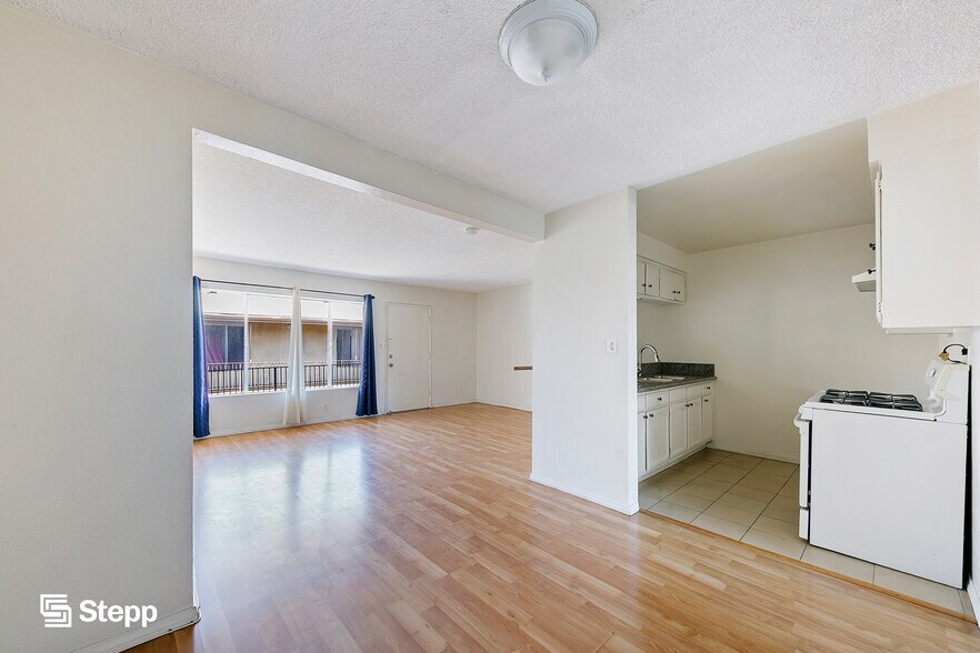 More Photos Of 1123 Cedar Ave, Long Beach Apartments For Sale