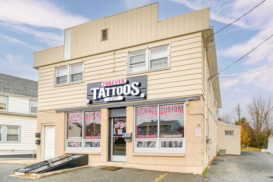 Primary Photo Of 227 Main St, Milltown Storefront Retail Residential For Lease