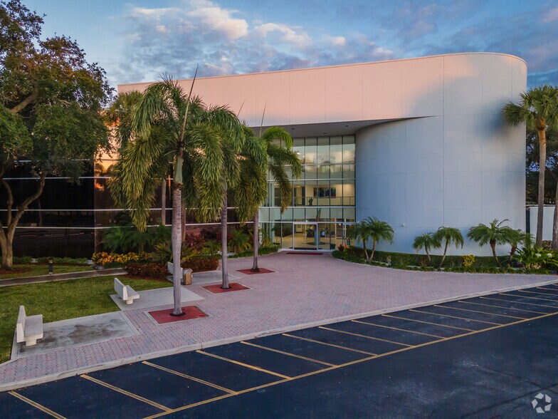 More Photos Of 560 Village Blvd, West Palm Beach Coworking Space